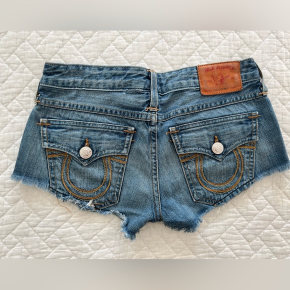 True Religion SECTION JOEY CUT OFF Brand Jeans Low Rise Distressed Shorts - Picture 4 of 4
